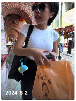 深坑老街除了吃臭豆腐你們一定要吃「豆腐麻糬」真的超級好吃！ 撒上芝麻粉真的爆炸好吃😩 Google map:寶桂的店